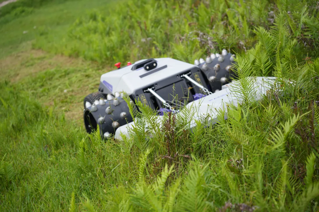 名人名企|食鐵獸科技將攜全球首款模塊化商用割草機(jī)器人PANDAG G1亮相第二十七屆高交會(huì)
